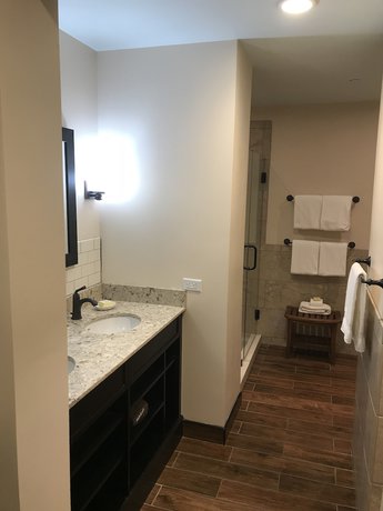 Imagen de la habitación del Hotel Village On Biltmore Estate. Foto 10