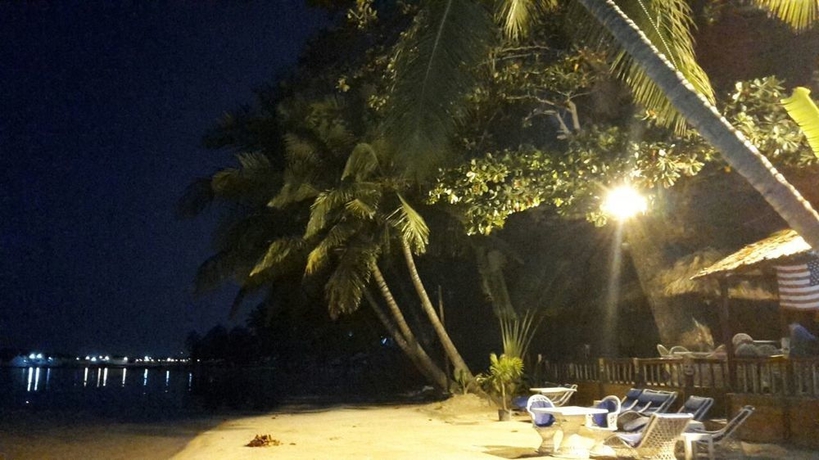 Imagen de los exteriores del Hotel Village On The Beach. Foto 9