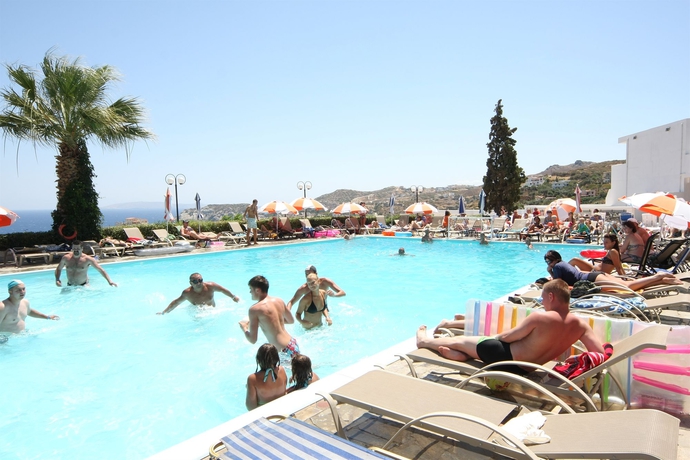 Imagen de la piscina del Hotel Village Panorama. Foto 13