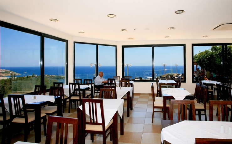 Imagen del bar/restaurante del Hotel Village Panorama. Foto 2