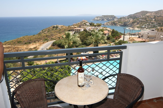 Imagen de los exteriores del Hotel Village Panorama. Foto 9