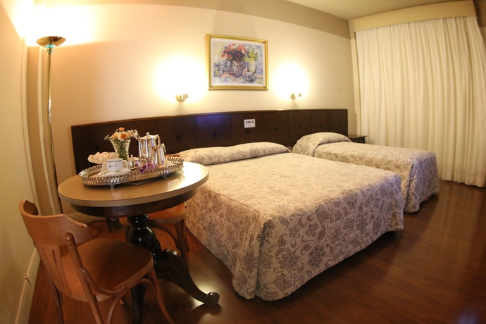 Imagen de la habitación del Hotel Village, Ponta Grossa. Foto 5