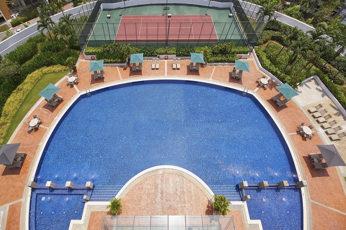 Imagen de la piscina del Hotel Village Residence Hougang. Foto 16