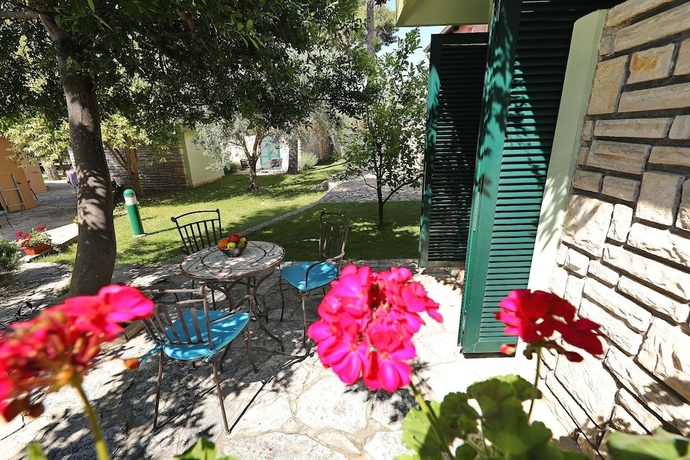 Imagen de la habitación del Hotel Village San Antonio. Foto 5