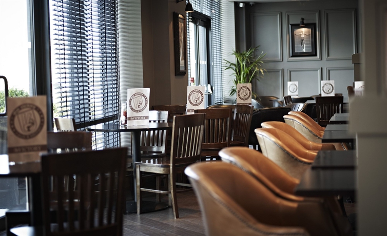 Imagen del bar/restaurante del Hotel Village Solihull. Foto 5