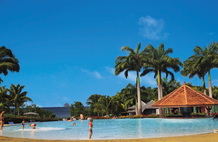 Imagen de la piscina del Hotel Village St Luce Pierre and Vacances. Foto 8