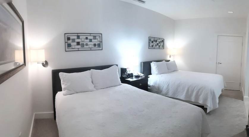 Imagen de la habitación del Hotel Village Suites Bay Harbor. Foto 9