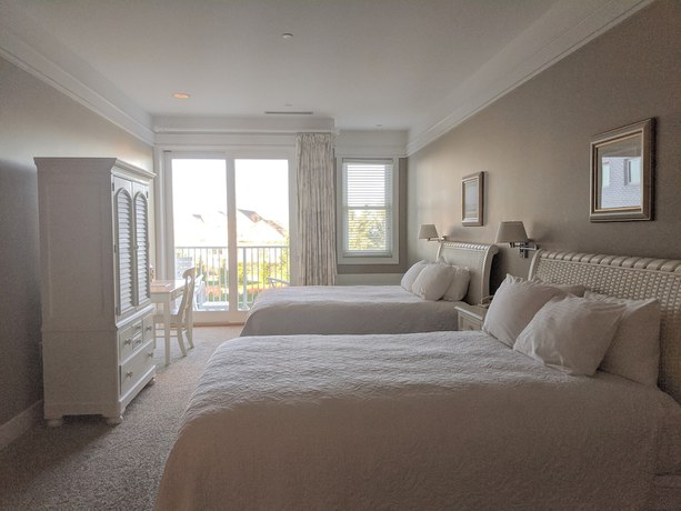 Imagen de la habitación del Hotel Village Suites Bay Harbor. Foto 11