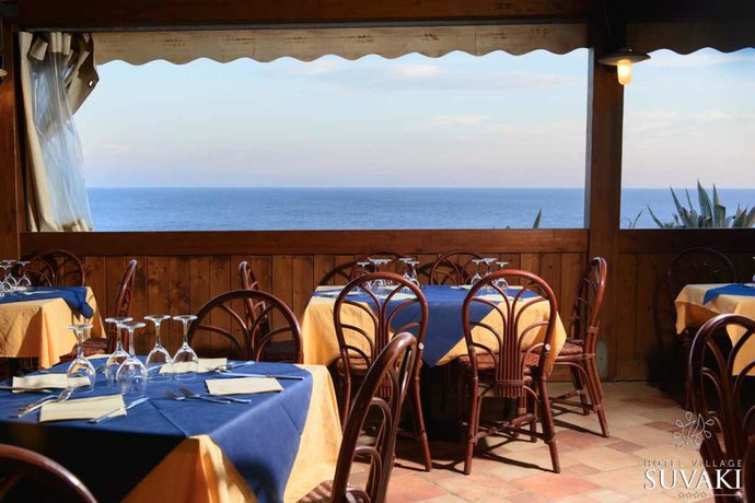 Imagen del bar/restaurante del Hotel Village Suvaki. Foto 4