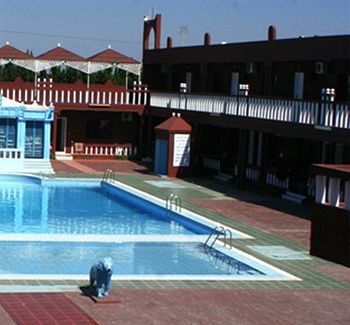 Imagen de la piscina del Hotel Village Touristique Briech. Foto 14