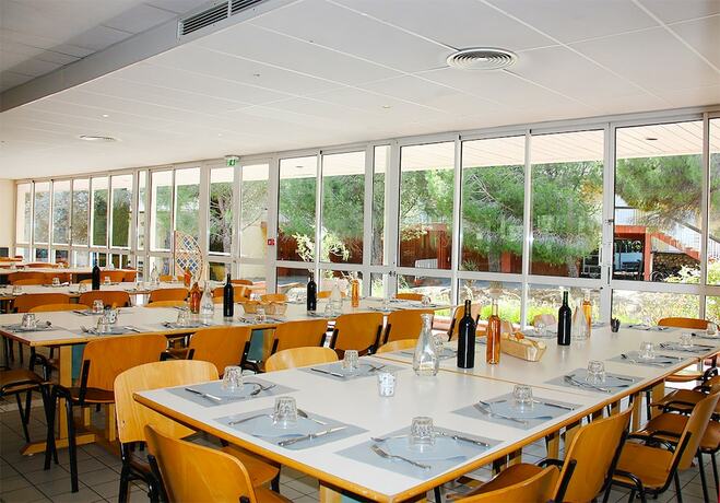 Imagen del bar/restaurante del Hotel Village Vacances Azureva Argelès-sur-mer. Foto 11