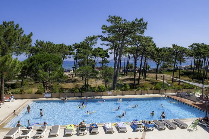 Imagen de la piscina del Hotel Village Vacances La Balagne. Foto 16