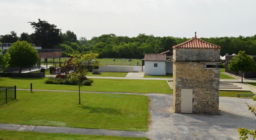 Imagen de la habitación del Hotel Village Vacances La Marti&egrave;re - Ol&eacute;ron. Foto 16