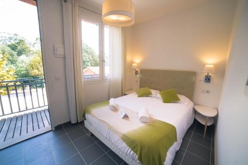 Imagen de la habitación del Hotel Village Vacances Lou Riou. Foto 9