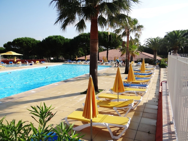 Imagen de la piscina del Hotel Village Vacances Ramatuelle. Foto 19