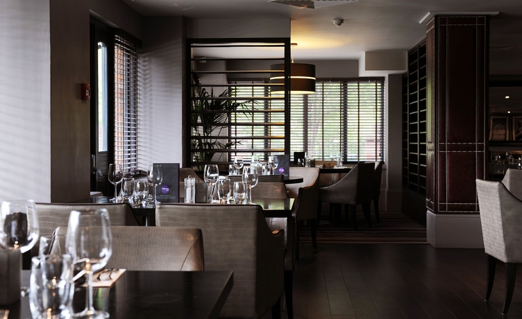 Imagen del bar/restaurante del Hotel Village Warrington. Foto 3