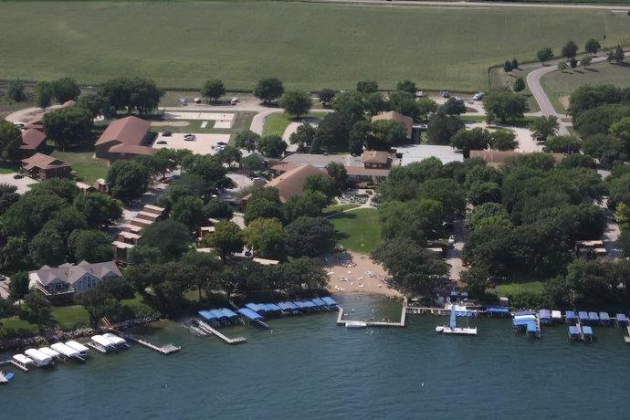 Imagen de los exteriores del Hotel Village West Resort And. Foto 5