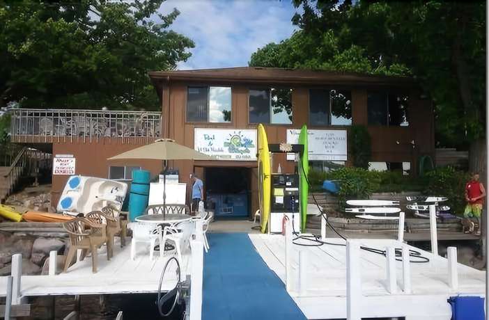Imagen de los exteriores del Hotel Village West Resort And. Foto 7