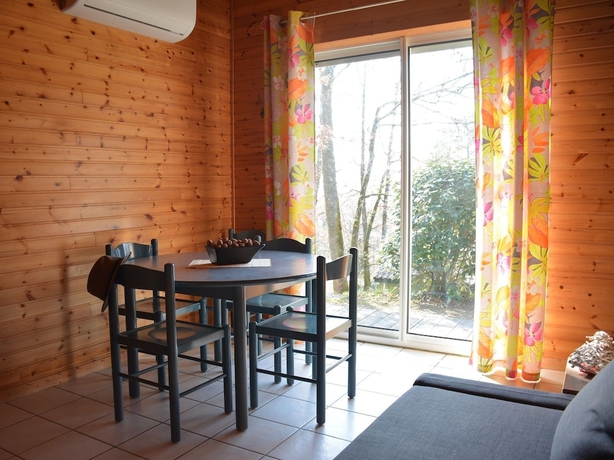 Imagen de la habitación del Hotel Village and Spa les Ventoulines. Foto 10