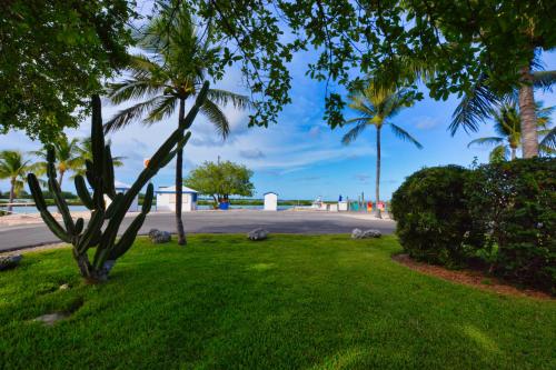 Imagen de los exteriores del Hotel Village at Hawks Cay Villas by KeysCaribbean. Foto 4