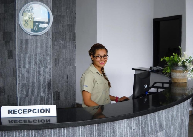 Imagen de los interiores del Hotel Village at the Pool. Foto 15