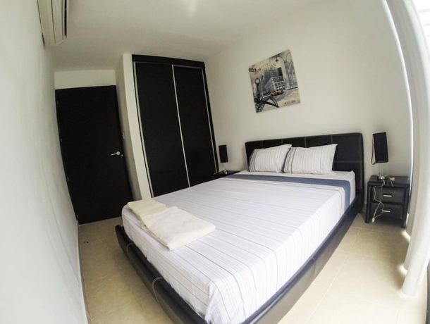 Imagen de la habitación del Hotel Village at the Pool. Foto 8