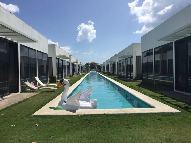 Imagen de la piscina del Hotel Village at the Pool. Foto 16