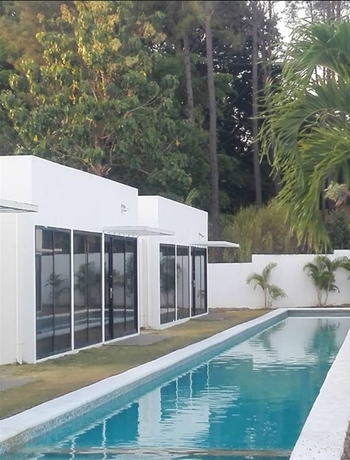 Imagen de los exteriores del Hotel Village at the Pool. Foto 14
