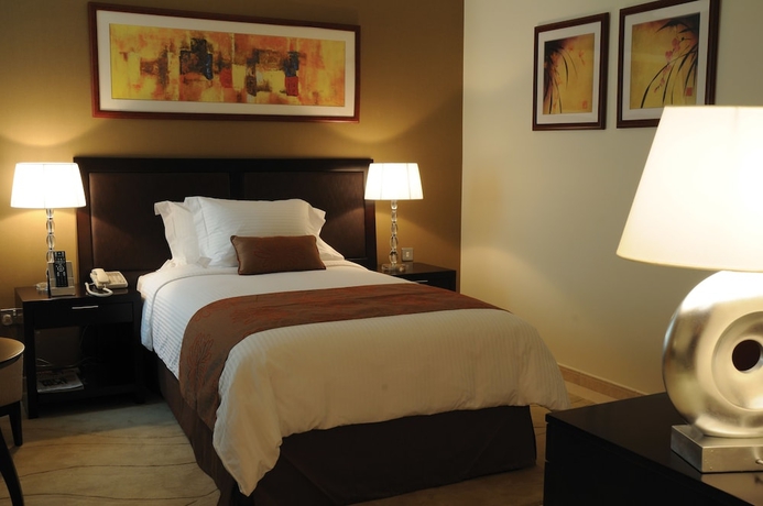 Imagen de la habitación del Hotel Villaggio Abu Dhabi. Foto 5