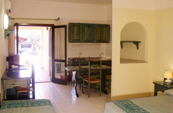 Imagen de la habitación del Hotel Villaggio Alba Dorata. Foto 8