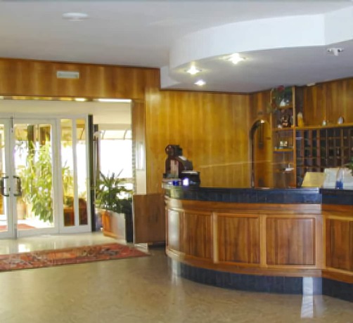 Imagen de los interiores del Hotel Villaggio Albergo Il Gabbiano. Foto 16