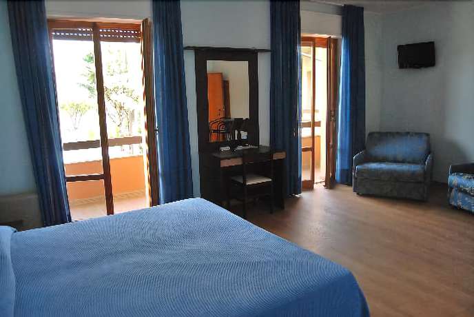 Imagen de la habitación del Hotel Villaggio Albergo Il Gabbiano. Foto 5