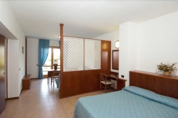 Imagen de la habitación del Hotel Villaggio Albergo Il Gabbiano. Foto 6