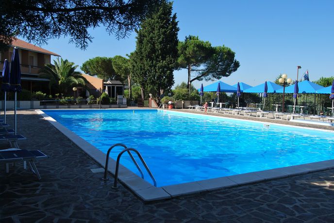 Imagen de la piscina del Hotel Villaggio Albergo Il Gabbiano. Foto 18