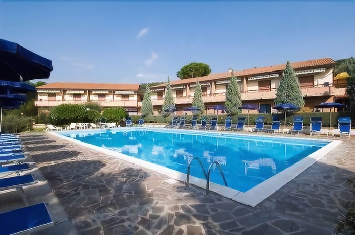 Imagen de la piscina del Hotel Villaggio Albergo Il Gabbiano. Foto 19