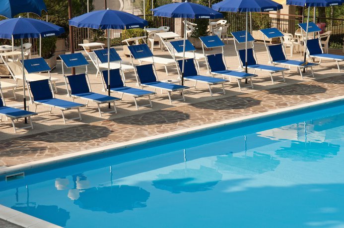 Imagen de la piscina del Hotel Villaggio Albergo Il Gabbiano. Foto 20