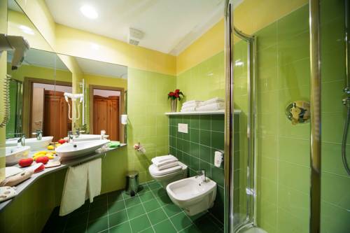 Imagen de la habitación del Hotel Villaggio Albergo Nevada. Foto 8