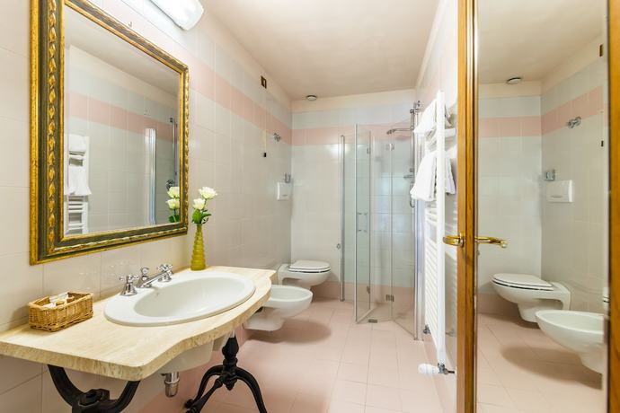 Imagen de la habitación del Hotel Villaggio Albergo San Lorenzo E Santa Caterina. Foto 6