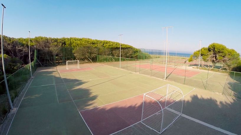 Imagen general del Hotel Villaggio Approdo Di Ulisse. Foto 2