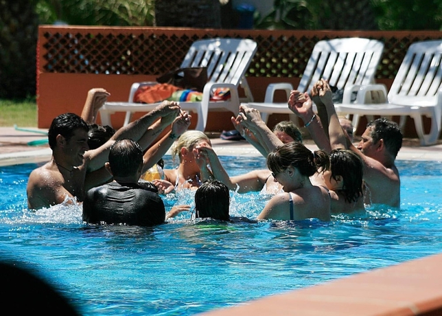 Imagen de la piscina del Hotel Villaggio Athragon. Foto 19