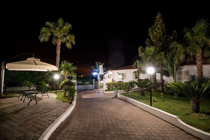 Imagen de los interiores del Hotel Villaggio Baia D'ercole. Foto 19