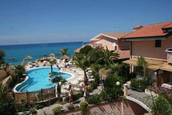 Imagen general del Hotel Villaggio Baia del Godano. Foto 2