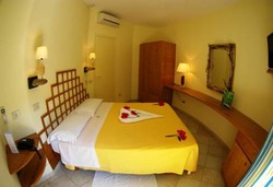 Imagen de la habitación del Hotel Villaggio Cala Di Volpe. Foto 15