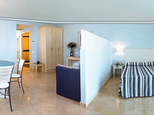 Imagen de la habitación del Hotel Villaggio Cala La Luna. Foto 11