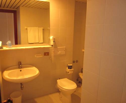 Imagen de la habitación del Hotel Villaggio Calaghena. Foto 6