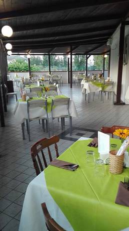 Imagen del bar/restaurante del Hotel Villaggio Camping Costa d\'Argento. Foto 5