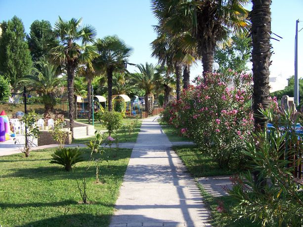 Imagen de los exteriores del Hotel Villaggio Camping Costa d\'Argento. Foto 18