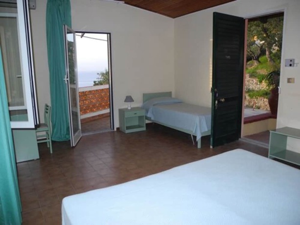 Imagen de la habitación del Hotel Villaggio Capo Alaua. Foto 14