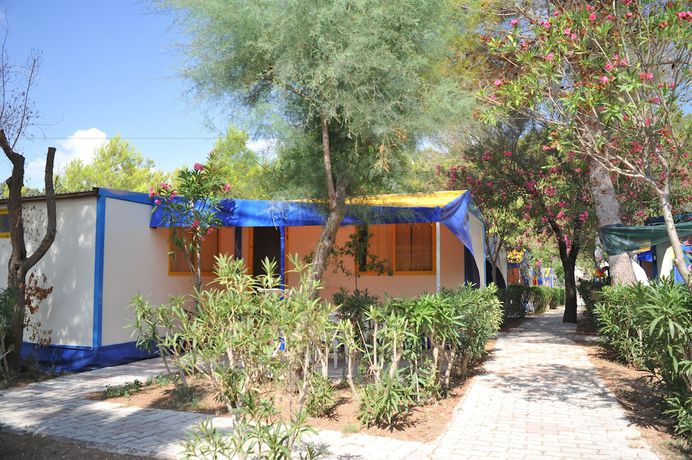 Imagen de la habitación del Hotel Villaggio Capo Vieste Camping. Foto 5