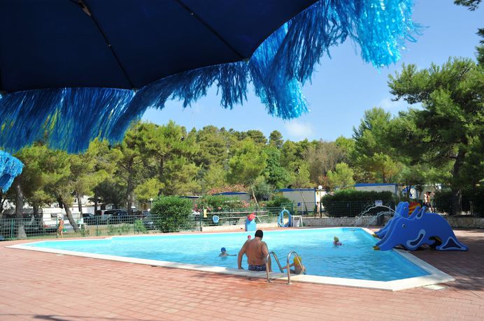Imagen de la piscina del Hotel Villaggio Capo Vieste Camping. Foto 20